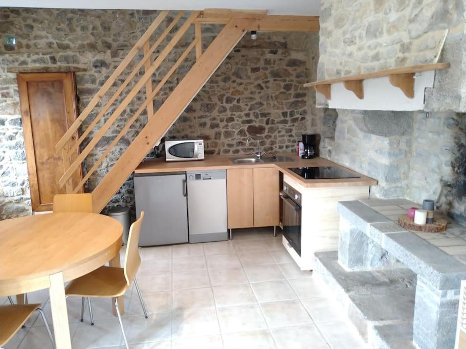Gite Les Pommiers Montchaton Exterior foto